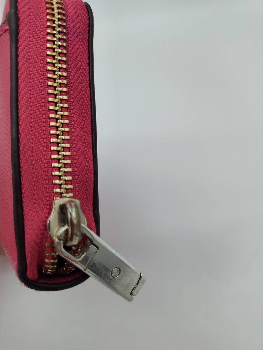 KATE SPADE Pink Saffiano Leather Zip Around Continental Wallet Gold Hardware - Picture 3 of 10